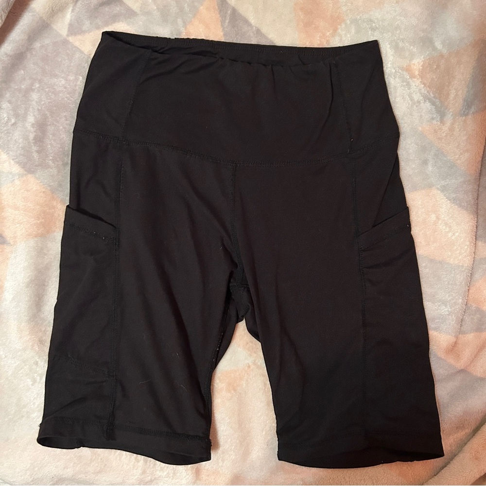 medium black high rise long biker shorts